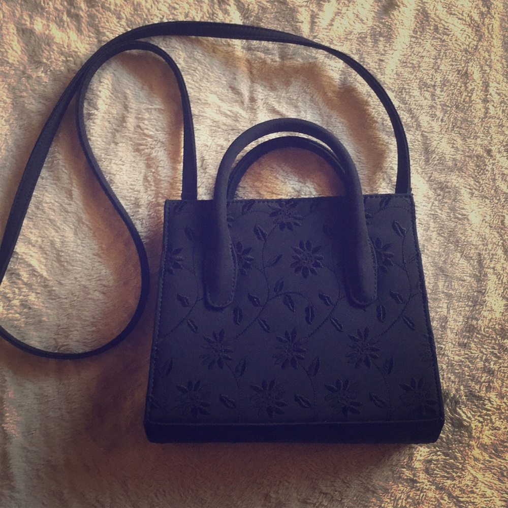 NINE WEST Floral Embroidery Purse